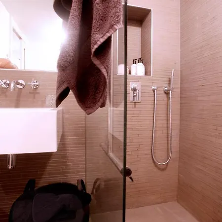 Cozy Canal 4*