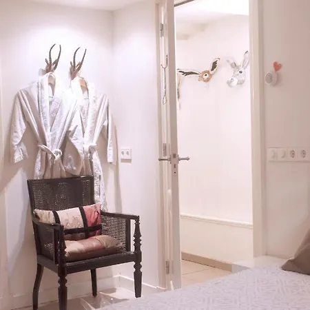 Cozy Canal 4* אמסטרדם