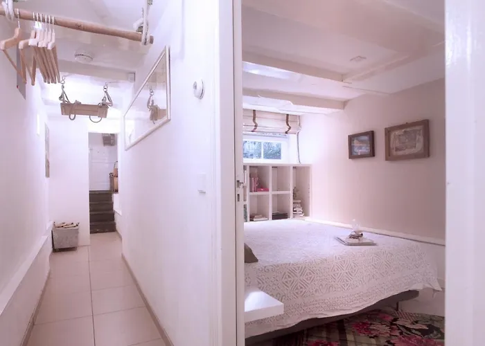 Guest house Cozy Canal 4*