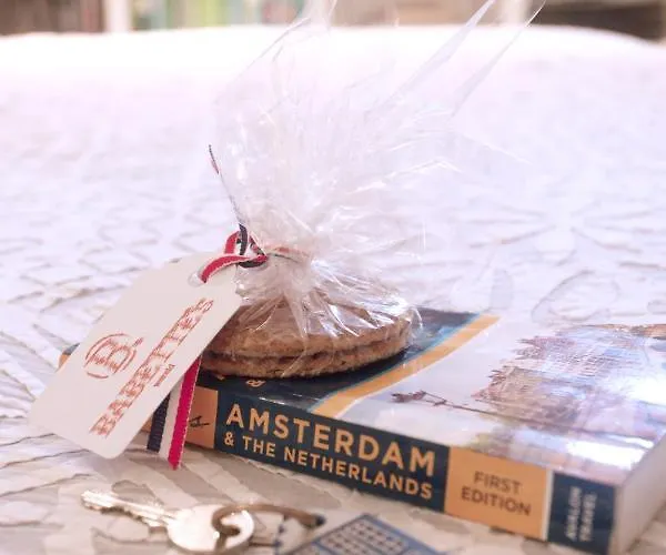 Cozy Canal Guest house