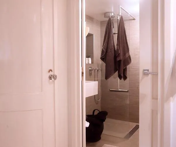 Cozy Canal Guest house 4*